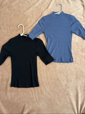 2 Ribbed Mock-Neck Top - Black and Dusty Blue
